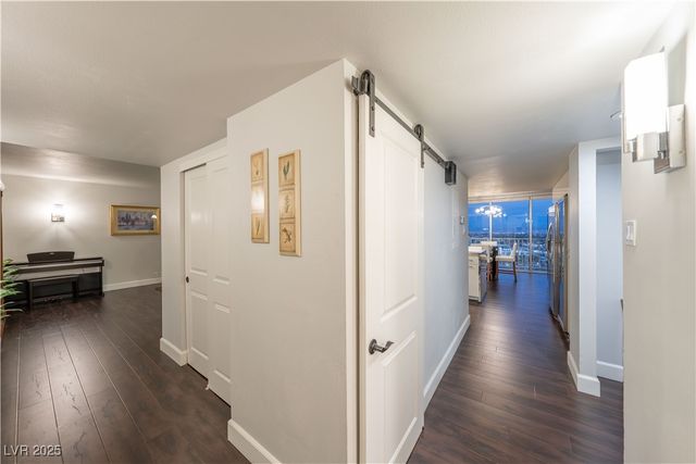 3111 Bel Air Drive 18F, Las Vegas, NV 89109