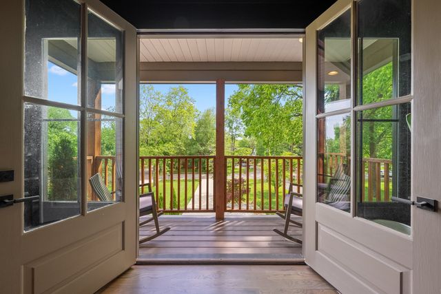 1706B Stokes Ln, Nashville, TN 37215