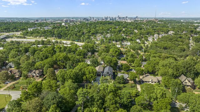 1706B Stokes Ln, Nashville, TN 37215