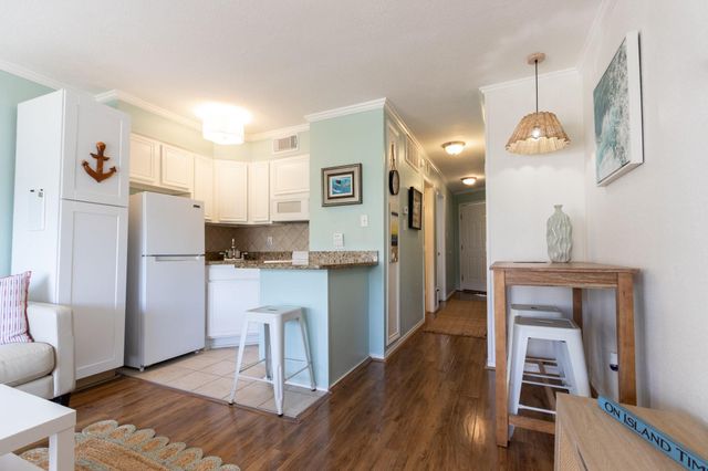 6102 Seawall Boulevard 140, Galveston, TX 77551