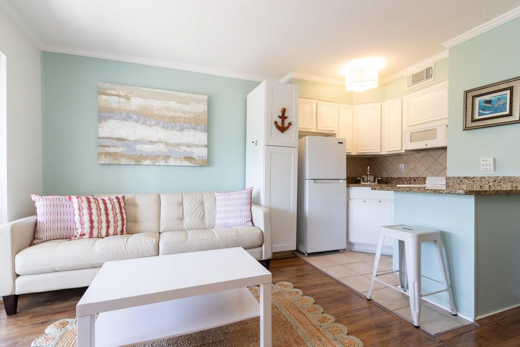 6102 Seawall Boulevard 140, Galveston, TX 77551