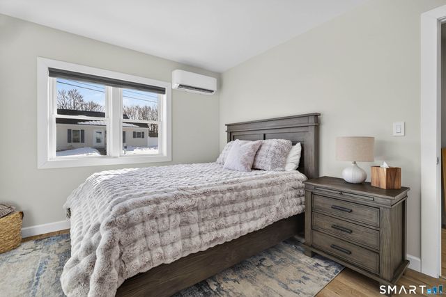 22 Woodlawn Avenue, Waterford, CT 06385