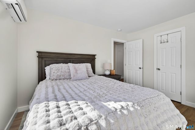 22 Woodlawn Avenue, Waterford, CT 06385