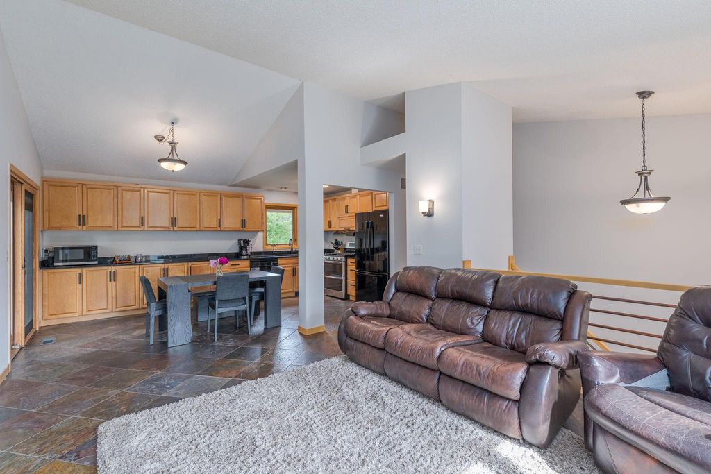 2840 Mayflower Avenue, Minnetonka, MN 55305 — photo 2