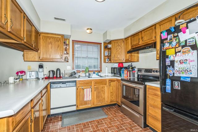 776 W Harsax Drive, Upland, IN 46989