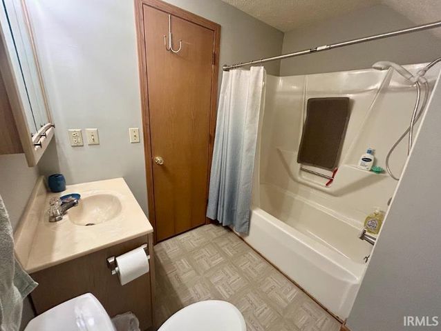 776 W Harsax Drive, Upland, IN 46989