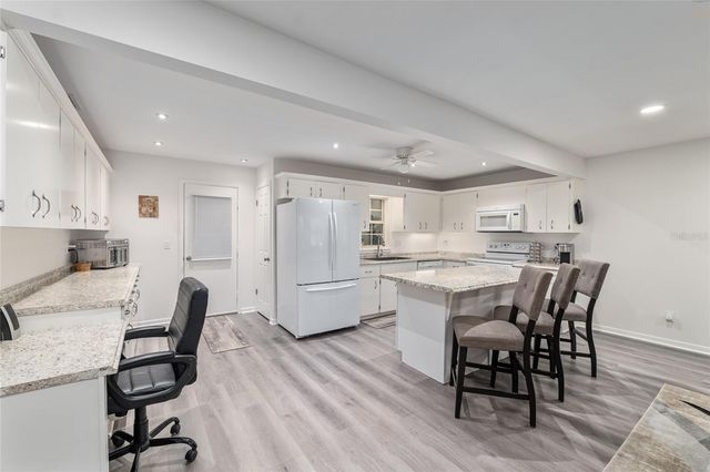 8889 SW 96TH STREET E, Ocala, FL 34481