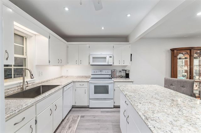 8889 SW 96TH STREET E, Ocala, FL 34481