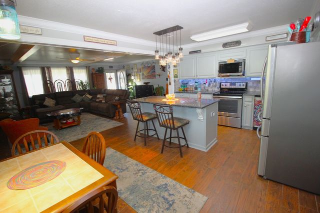 205 Mason Drive, Seven Points, TX 75143