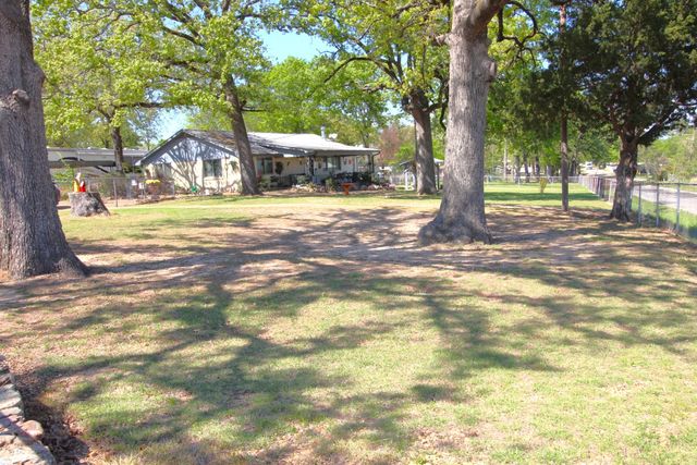 205 Mason Drive, Seven Points, TX 75143