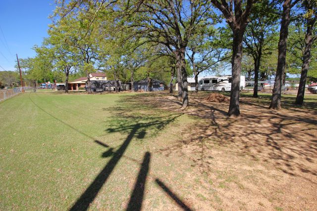 205 Mason Drive, Seven Points, TX 75143