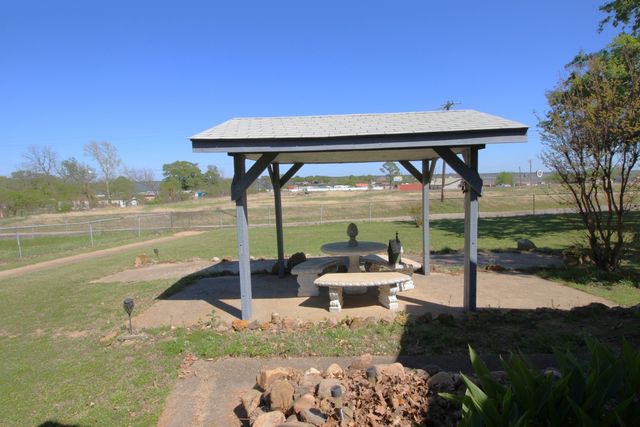 205 Mason Drive, Seven Points, TX 75143