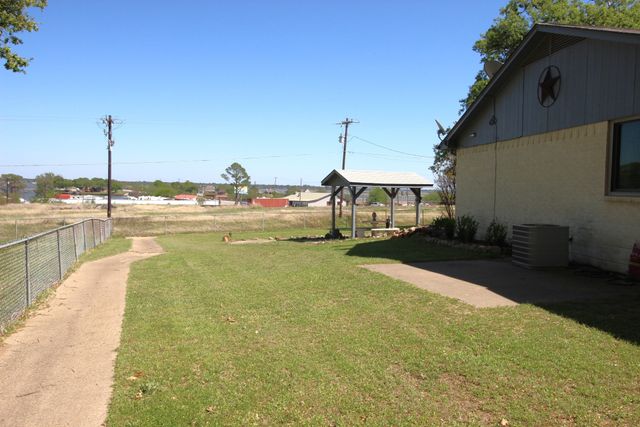 205 Mason Drive, Seven Points, TX 75143