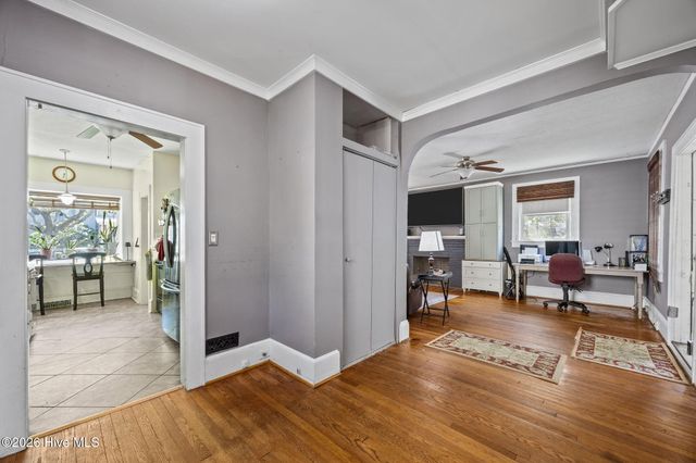 2812 Evans Street, Morehead City, NC 28557