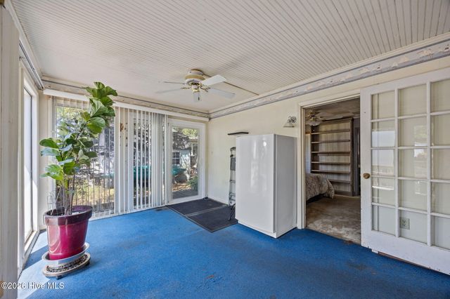 2812 Evans Street, Morehead City, NC 28557