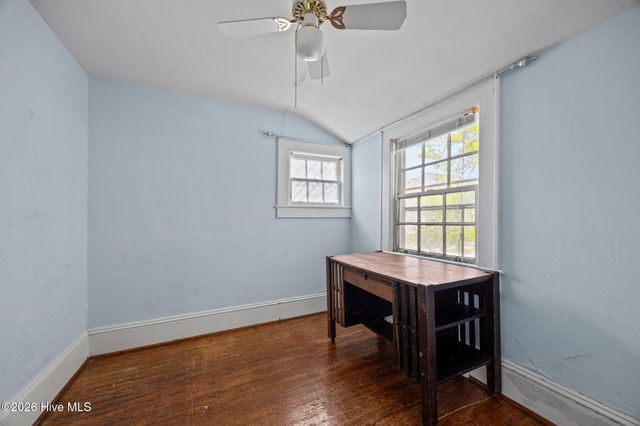 2812 Evans Street, Morehead City, NC 28557