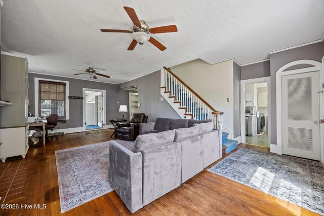 2812 Evans Street, Morehead City, NC 28557