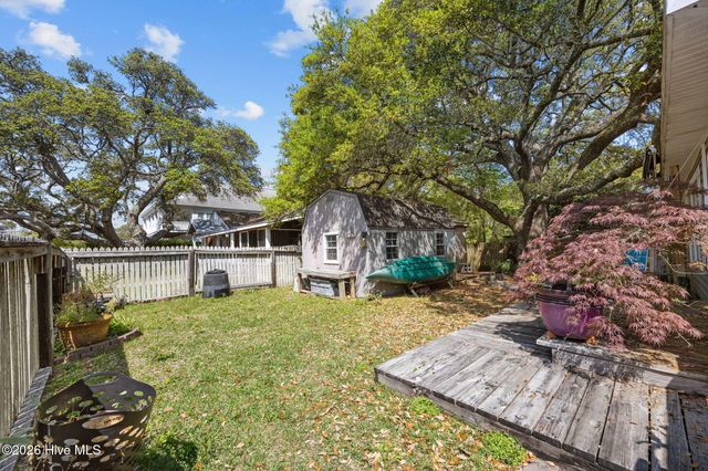 2812 Evans Street, Morehead City, NC 28557