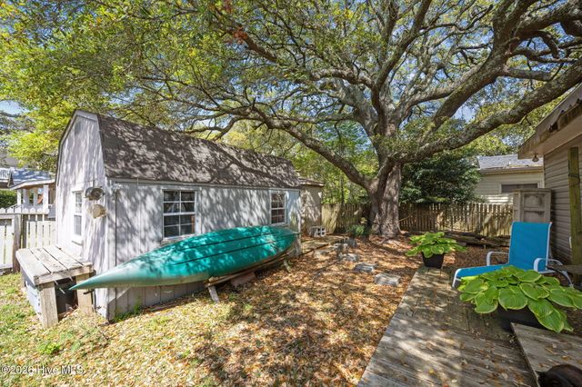 2812 Evans Street, Morehead City, NC 28557