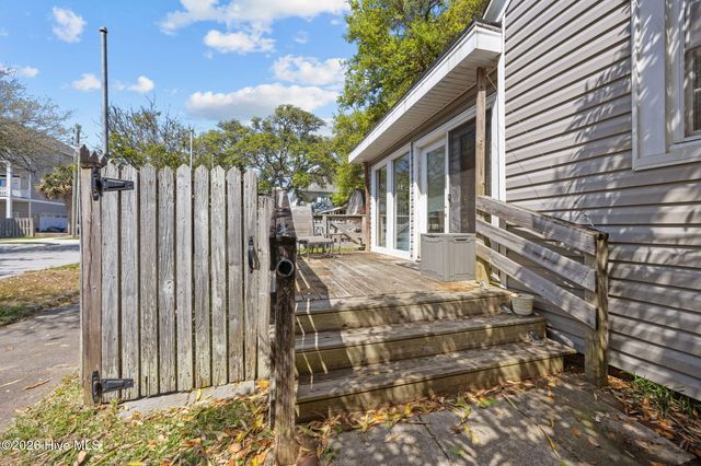 2812 Evans Street, Morehead City, NC 28557