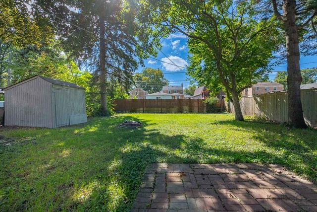 1335 Briar Court, Des Plaines, IL 60018