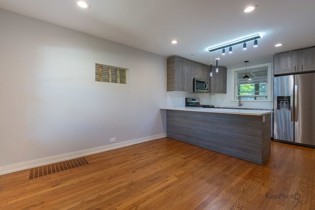 1335 Briar Court, Des Plaines, IL 60018