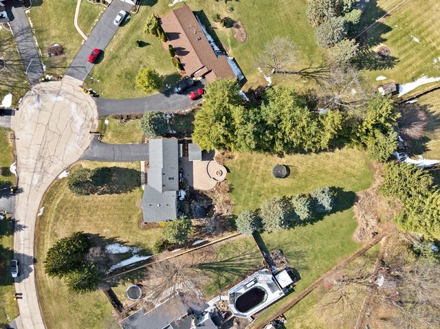 568 PAMELA Court, Gilberts, IL 60136