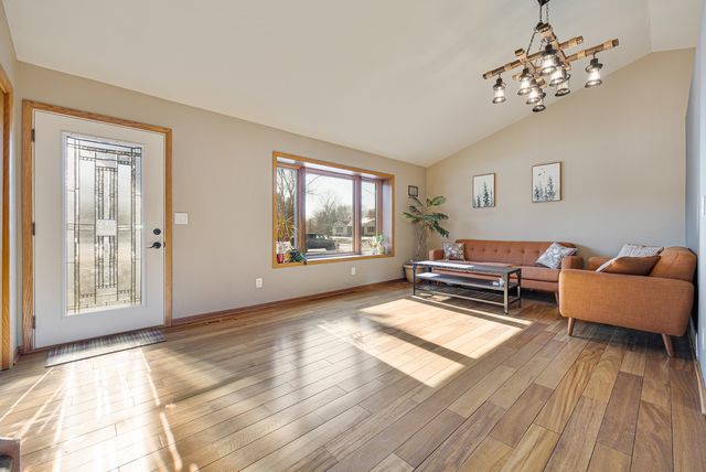 568 PAMELA Court, Gilberts, IL 60136