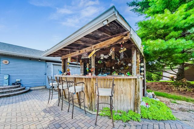 568 PAMELA Court, Gilberts, IL 60136