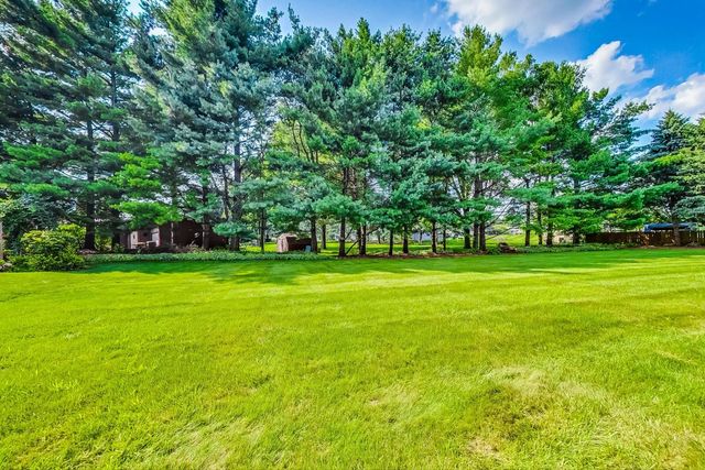 568 PAMELA Court, Gilberts, IL 60136