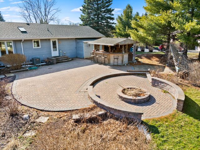 568 PAMELA Court, Gilberts, IL 60136