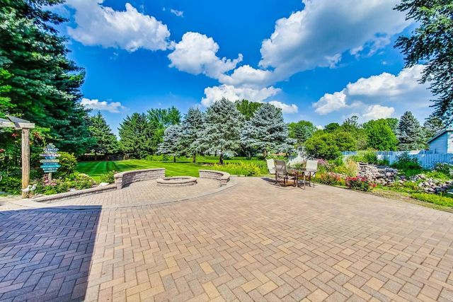 568 PAMELA Court, Gilberts, IL 60136