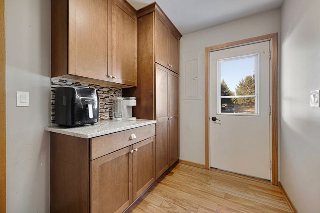 568 PAMELA Court, Gilberts, IL 60136