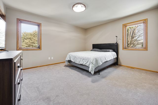 568 PAMELA Court, Gilberts, IL 60136