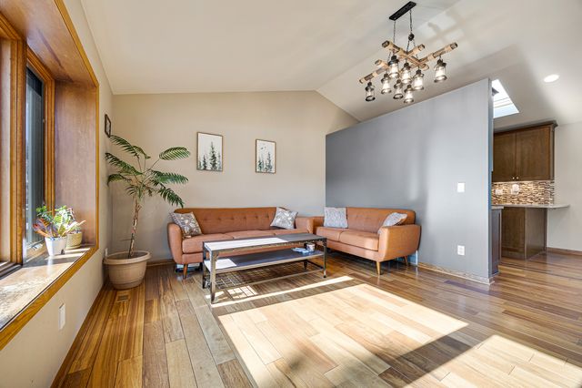 568 PAMELA Court, Gilberts, IL 60136