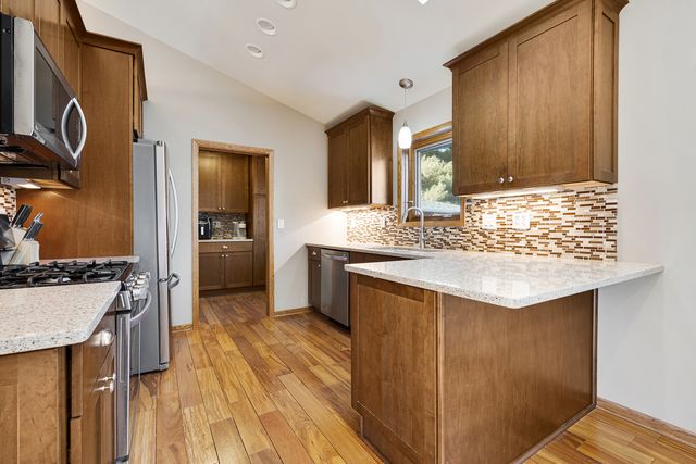 568 PAMELA Court, Gilberts, IL 60136