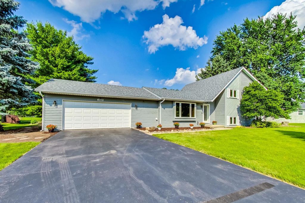 568 PAMELA Court, Gilberts, IL 60136