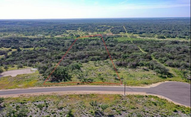 194 Crescent Ridge, Hondo, TX 78861