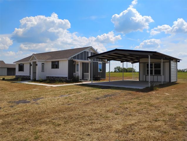 1999 County Road 3103, Edgewood, TX 75117