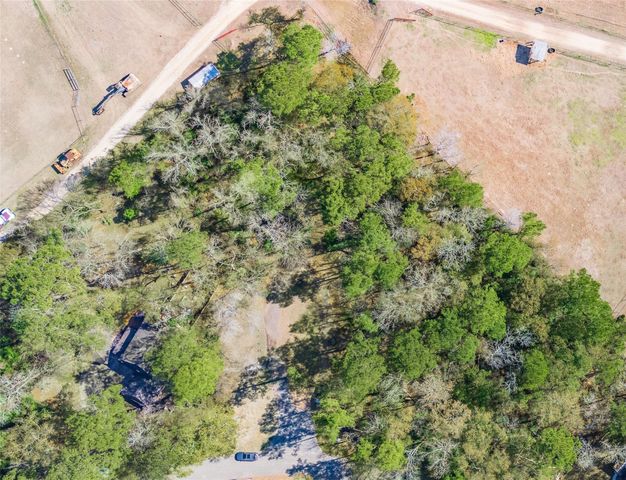 25 Holly Springs Dr, Conroe, TX 77302