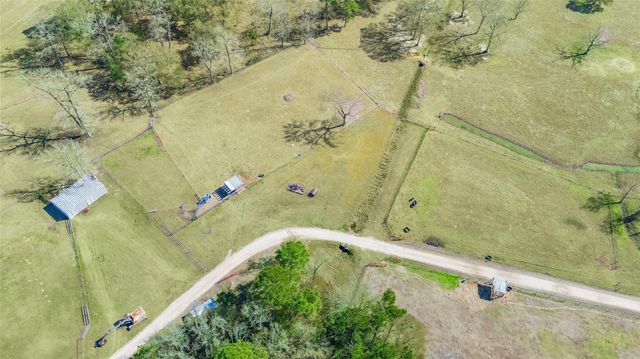 25 Holly Springs Dr, Conroe, TX 77302