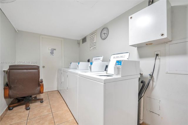 17560 Atlantic Blvd 118, Sunny Isles Beach, FL 33160