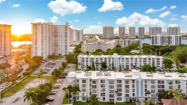 17560 Atlantic Blvd 118, Sunny Isles Beach, FL 33160