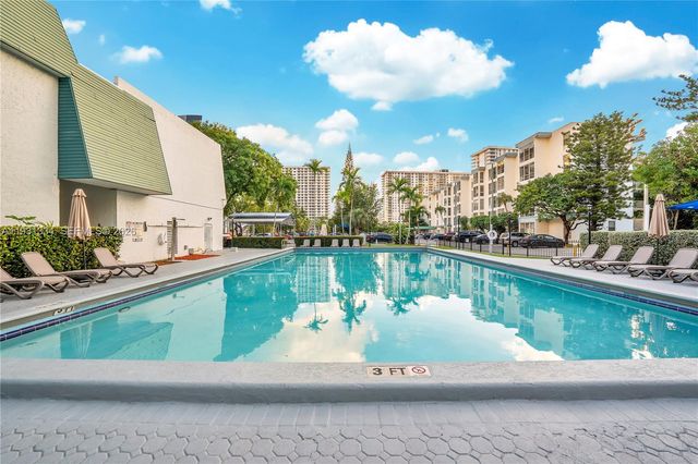 17560 Atlantic Blvd 118, Sunny Isles Beach, FL 33160