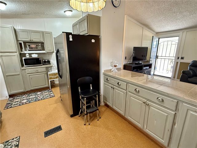 3720 N Hope Road, Golden Valley, AZ 86413