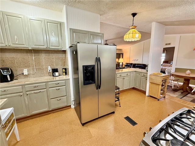 3720 N Hope Road, Golden Valley, AZ 86413