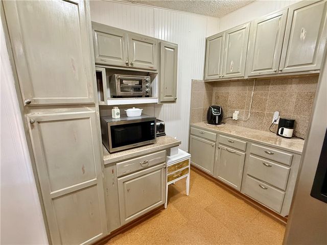 3720 N Hope Road, Golden Valley, AZ 86413