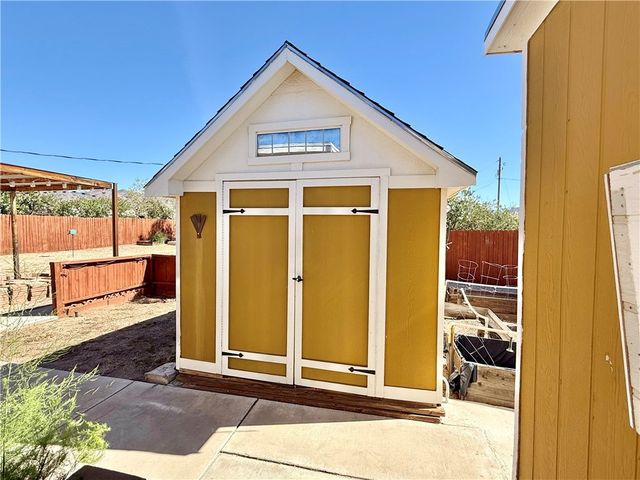 3720 N Hope Road, Golden Valley, AZ 86413