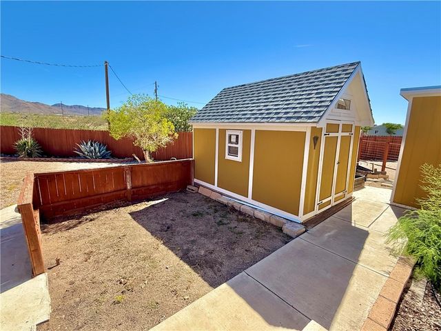 3720 N Hope Road, Golden Valley, AZ 86413