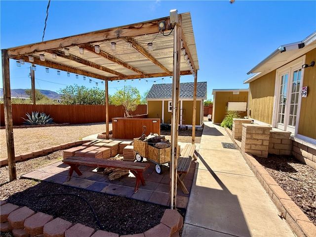 3720 N Hope Road, Golden Valley, AZ 86413